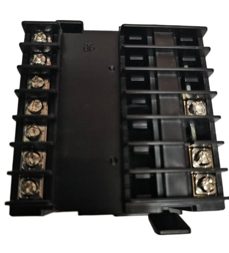 1PC temperature controller MC-2738-301-000