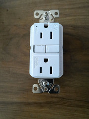 New EATON TWRGF15W Tamper & Weather Resistant Slim White GFCI Receptacle