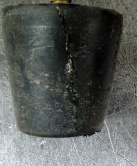 Corrosion-Resistant Vibration-Damping Rubber Mounts 1/4″ Stud Lot of Two (2)