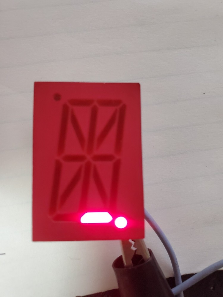 Red LED Display Common Anode 1″ high Digital 7 Segments 31X22mm package 20-pin