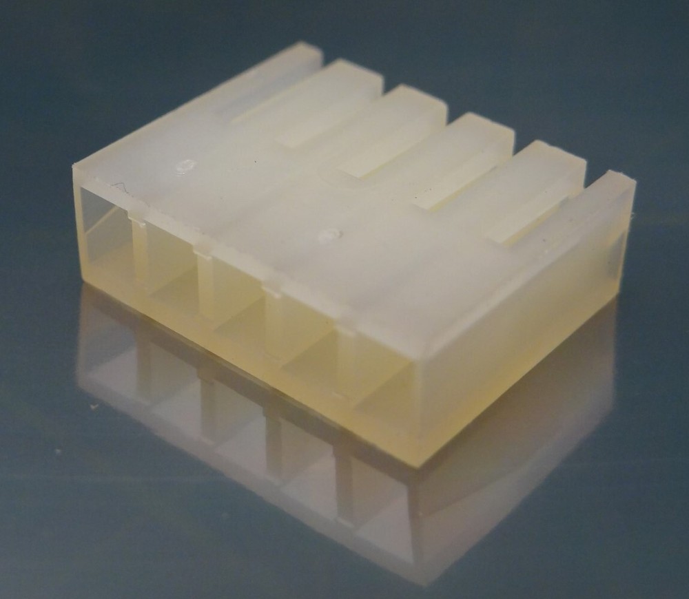 QTY: 250 WCON 5 Pin Nylon 66 UL94V-2 Housing Connector, w/o Contacts