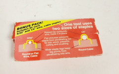 ONE TOOL USES TWO SIZES OF STAPLES 5/32 AND 1/4 NEW