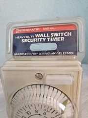 INTERMATIC Heavy Duty Wall Switch Security TIMER Model E1020C 24 Hour Control