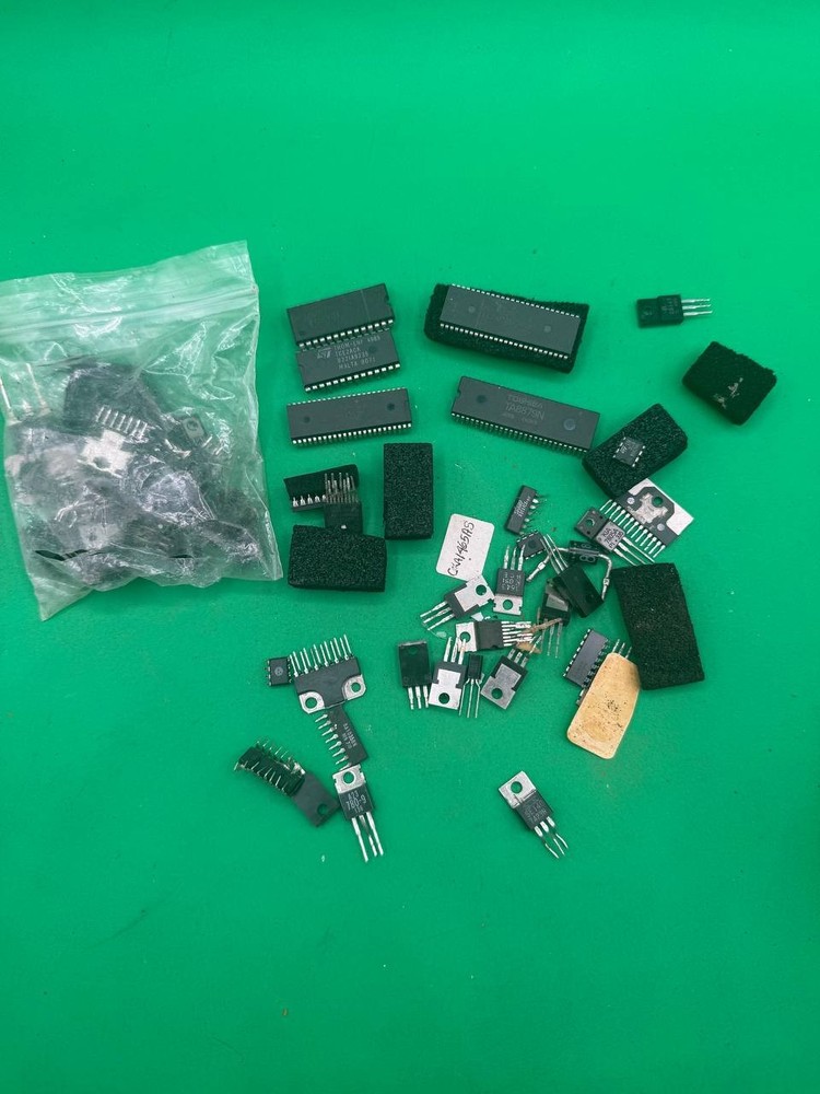 Lot of Assorted IC Chips Transistors Toshiba TA8879N ST TCE2ACK RE