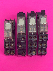 Allen Bradley 700-HK32Z24-4, 700-HK36A1, 700-HN121/2 &Omron G2R-2-SN [Lot of 4]
