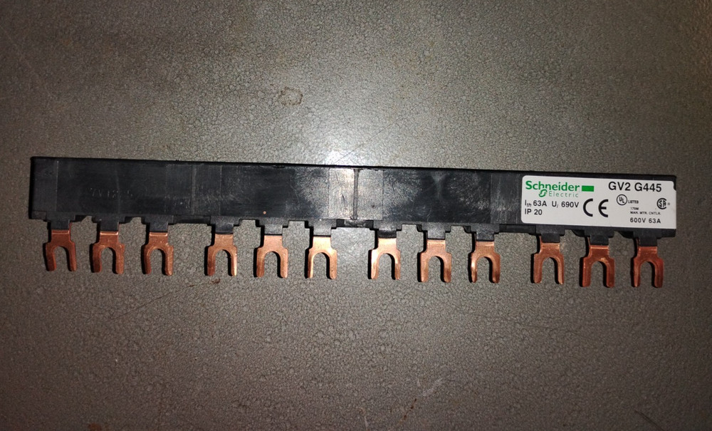 Schneider Electric Linergy FT, Comb busbar, 63A, 4 tap-offs, 45mm pitch GV2 G445
