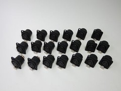 *Lot of 20* Neutrik 3-Pin Female XLR Panel Mount Connector Black