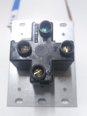 Eaton Arrow Hart 8430N Flush Mount Receptacle 15-30R 3-Pole 3-Wire NEW