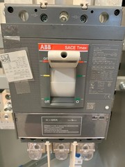 ABB RMM3F4R ReliaMod 3PH 400A Type 3R Main Fusible Switch 208Y/120VAC 4W 100kA