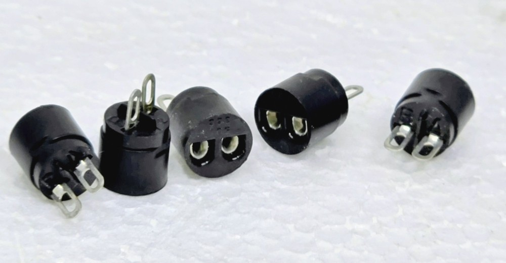 (Lot of 5) Vtg. NOS Unbranded Wiring Plug SH90 501 366 Bi-Pin Socket Lamp LED
