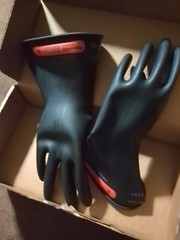 Salisbury /Honeywell* E011B/8 * Rubber Linemen’s Electrical Gloves, Sz.8, Black