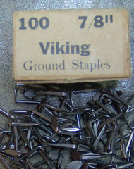 Vintage 100 count 7/8″ Electric Ground Staples Viking