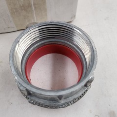 Arlington WH7 2½″ Watertight Insulated Conduit Hub Zinc Die-Cast AK