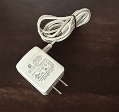 Switching Power supply S012BEU1200100 12V 1000MA White