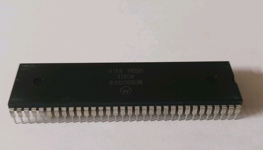 1 pc 68000 P8 Processor CPU 64-Pin Generic Works USA