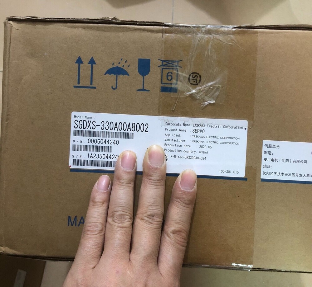 1pc new Yaskawa SGDXS-330A00A8002 Servo Drive SGDXS-330A00A8002