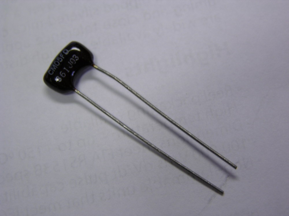 25 Cornell Dubilier CM05FD361JO3 360pF 500V 5% Dipped Mica Capacitors