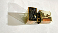 2PCS LOT-Siemens V23154-D0721-F104 Relays -New Open Box