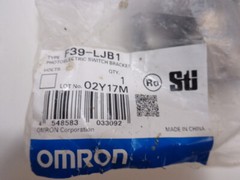 (1) OMRON F39-LJB1 PHOTOELECTRIC SWITCH BRACKET SET