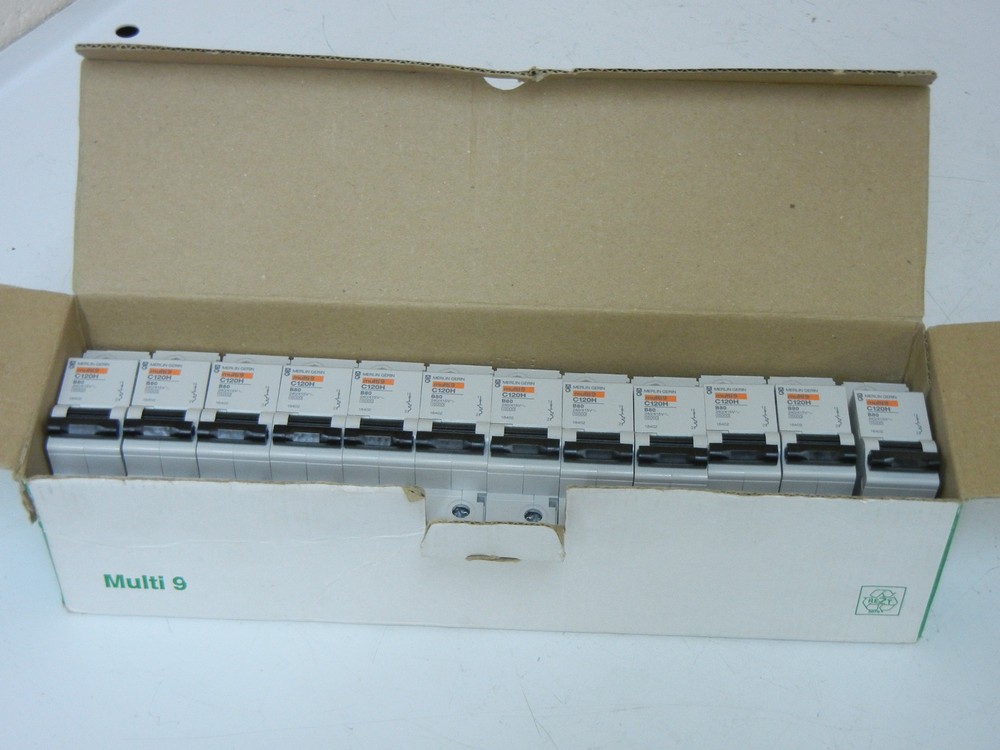 BOX OF 12 MERLIN GERIN 18402 NEW MULTI 9 C120H CIRCUIT BREAKERS 18402