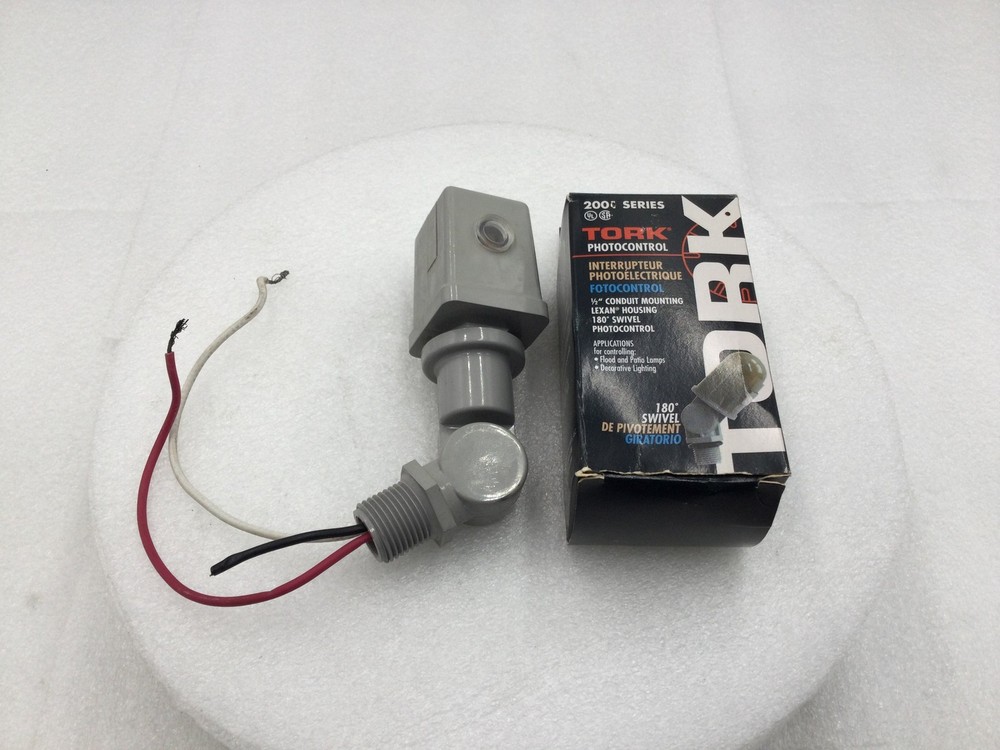 Tork 2001 1/2″ Conduit Mounting Photocontrol 180 Degree Swivel – Short Wire