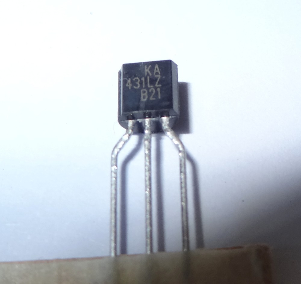2 pcs KA431LZTA, 2.5V 0.5% Programmable shunt regulator/voltage ref, TO92