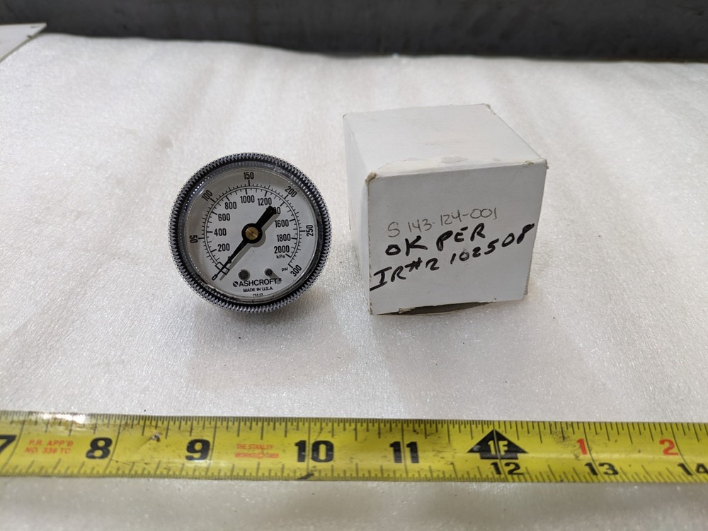 Ashcroft 733-13 Pressure Gauge 2-1/2″ 0-300 PSI 0-2000 kPa Industrial Component