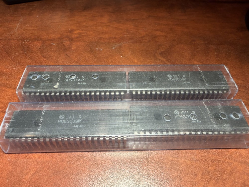 QTY 4 HD63C09P Microprocessor IC HITACHI DIP-40