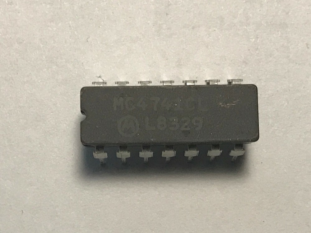 MOTOROLA MC4741CL, 14-Pin Differential Input1 Operational Amplifier, (4 Pieces)