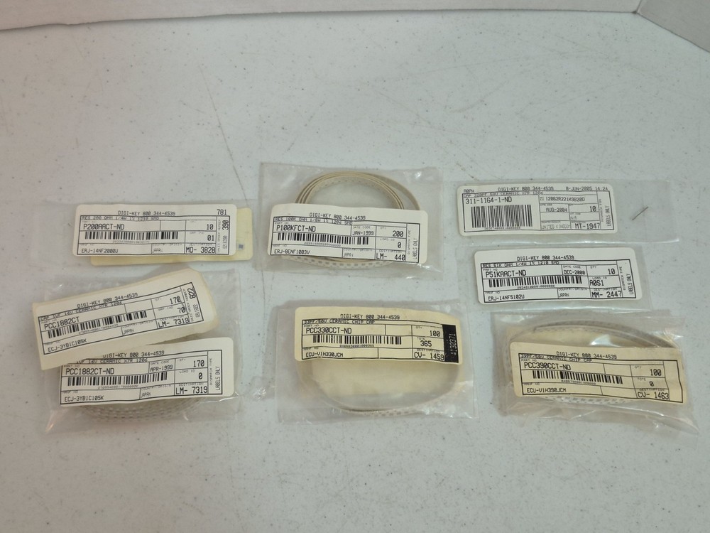 Lot of 600 Resistor Capacitor Ceramic Chip Panasonic Electronic Components