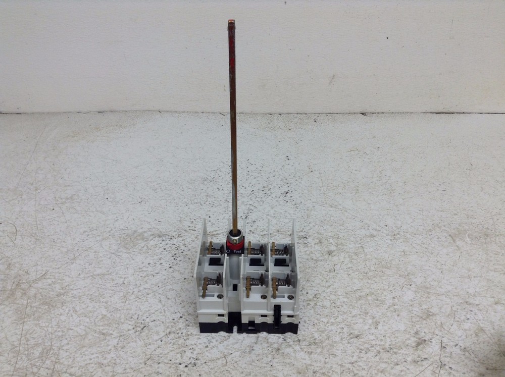 Cooper Bussmann BDCF 30CC6 3 Pole 30 Amp 600 V Disconnect Switch BDCF30CC6 (TBI)