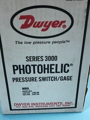 Dwyer 3002-TP-24V Photohelic Pressure Switch/Gage, Series 3000, 164756