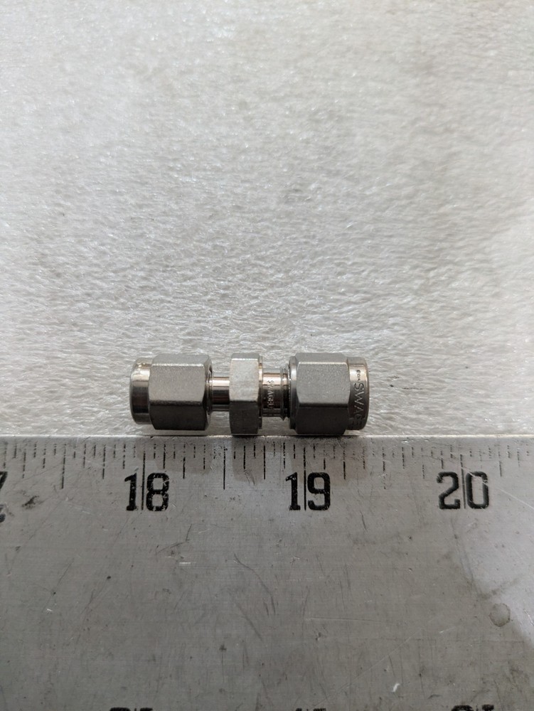 Swagelok 4mm Tube x 1/8 Reducing Union 316 Stainless Steel Industrial 4/ORDER