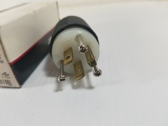 Arrowhart 5266N Auto Grip Plug 2P 3W Electrical Connector