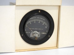 UNUSED IN THE CARTON WESTON 301 0-10 VDC 3-1/2″ DIAMETER BLACK FACE PANEL METER