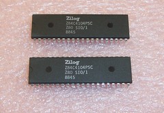 QTY (2) Z84C4104PSC ZILOG 40 PIN DIP Z80 SIO/1 CONTROLLER 4 MHz NOS
