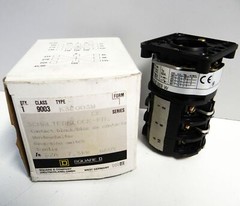 Schneider Electric (SQUARE) K3E003W 9003 Contact Block Switch Block -Unused/Original Box-