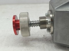 Kawasaki DE10P-10-204-DA200AL-L94 hydraulic valve Solenoid directional valve