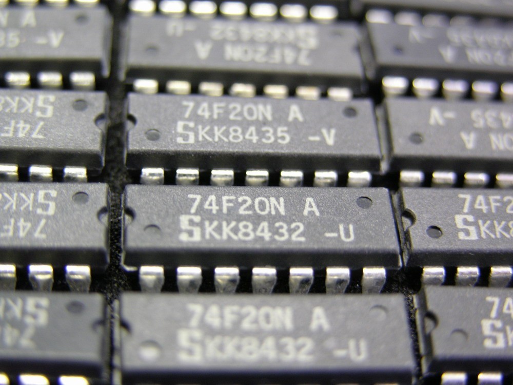 50 Signetics 74F20N Dual 4-Input Positive-NAND Gate ICs 14-PDIP