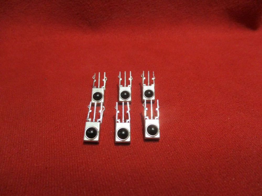 GP1UM281YK0F Sharp Remote Receiver Sensor 38.0kHz 10.5m Through Hole Lot of 6