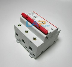 1 Pc. New Circuit Breaker DZ47-125 3P 3-phase switch 63/80A/100A/125A