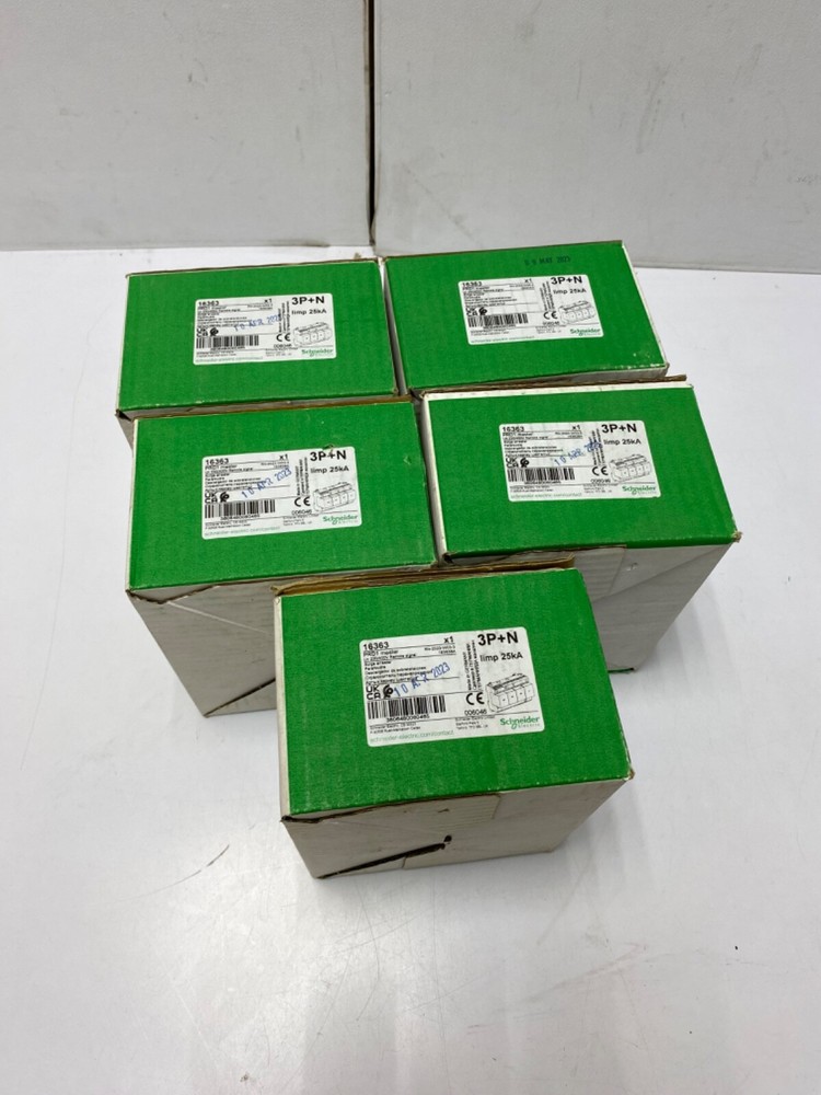 Schneider Electric 16363 PRD1 Master 3P+N surge arrester New