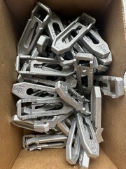 NEW Box of 50 Thomas & Betts 1350AL Aluminum Rigid Conduit Pipe Spacer 3/8 to 1″