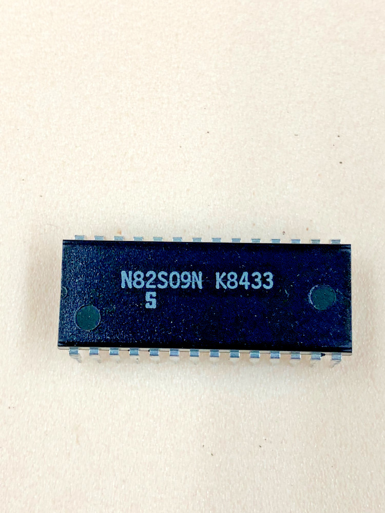 Signetics N82S09N PDIP-28 Prom Lot of one