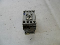 ALLEN BRADLEY 100-C16*10 /B CONTACTOR 600VAC 30A