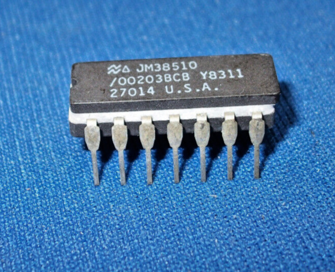 JM38510/00203BCB NSC FLIP-FLOP IC 14PIN CERDIP VINTAGE 1981/83 NEW MILSPEC QTY-1