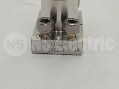 Fujikin Incorporated 0.P. 0.39~0.59MPa TYPE N.C. C.No.091400 316L-P