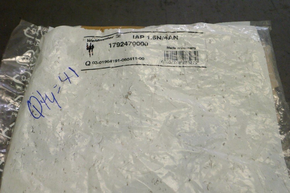 Weidmuller Q03-01964191-060411-000 New Beige End Brackets (original package)