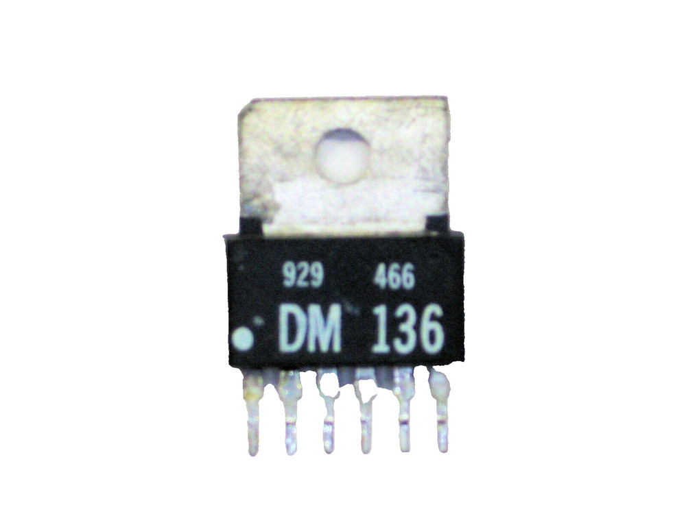 DM136 “Original” Delco 6 SIP IC with Heat Sink Tab “Pulls” 1 pc