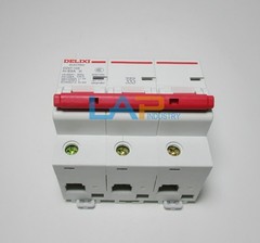 1 Pc. New Circuit Breaker DZ47-125 3P 3-phase switch 63/80A/100A/125A